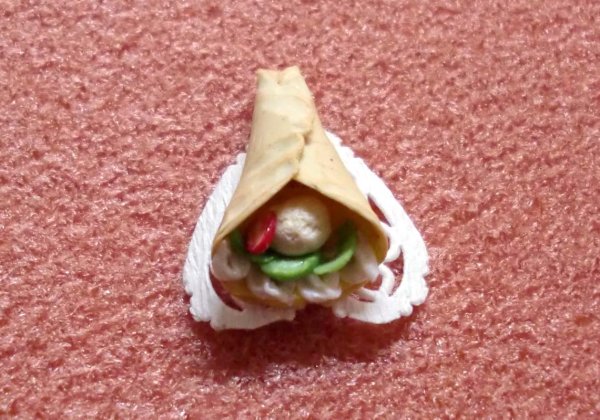 ミニチュア 1/12スケールクレープ　B　ドイリー付