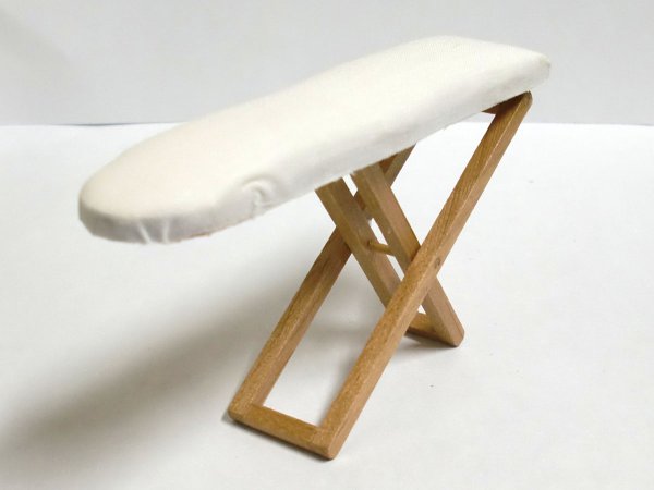 画像2: アイロン台　オーク　折りたたみ可 (2)