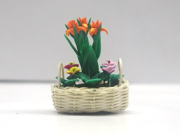 1/12サイズのドールハウス用ミニチュア　フラワー バスケット