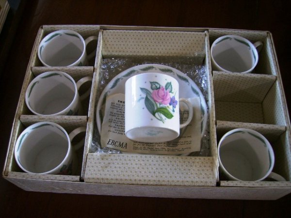 画像2: スージークーパー(Susie Cooper) フレグランス (Fragrance) コーヒーカップ6客セット 新品 箱付き (2)