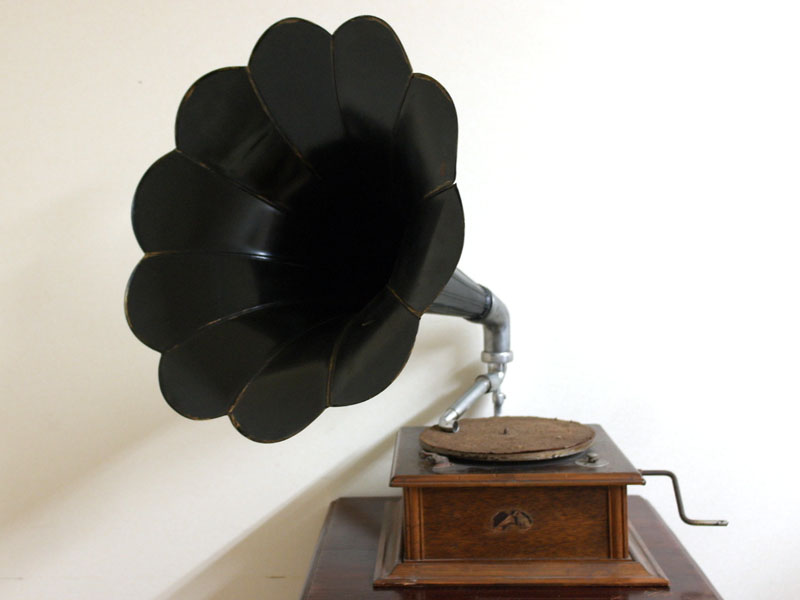 画像1: 蓄音機 His Master's Voice